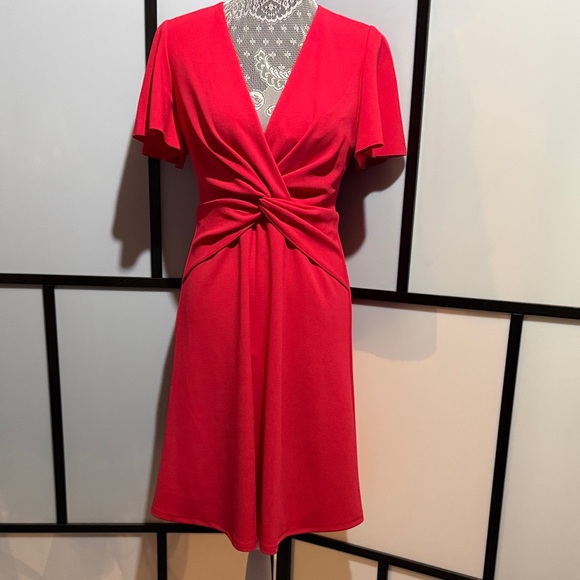 Maggy London Dresses & Skirts - Maggy London Coral-Red Twist Front V-Neck Midi Dress